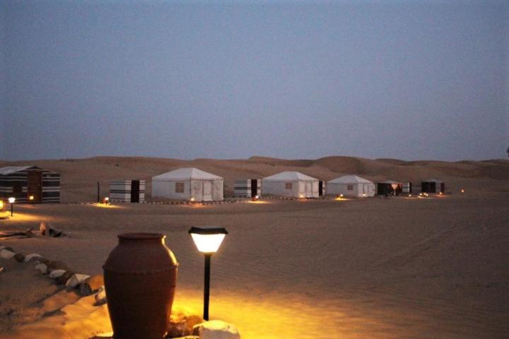 Legend Desert Camp Fulayj al Masha'ikh Exteriör bild