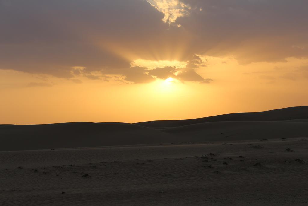 Legend Desert Camp Fulayj al Masha'ikh Exteriör bild
